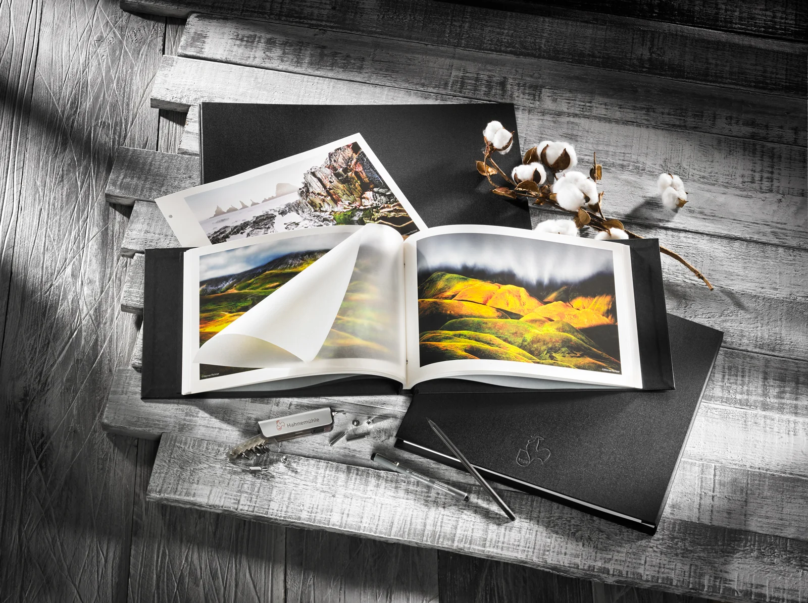 Linen Album black bemalt