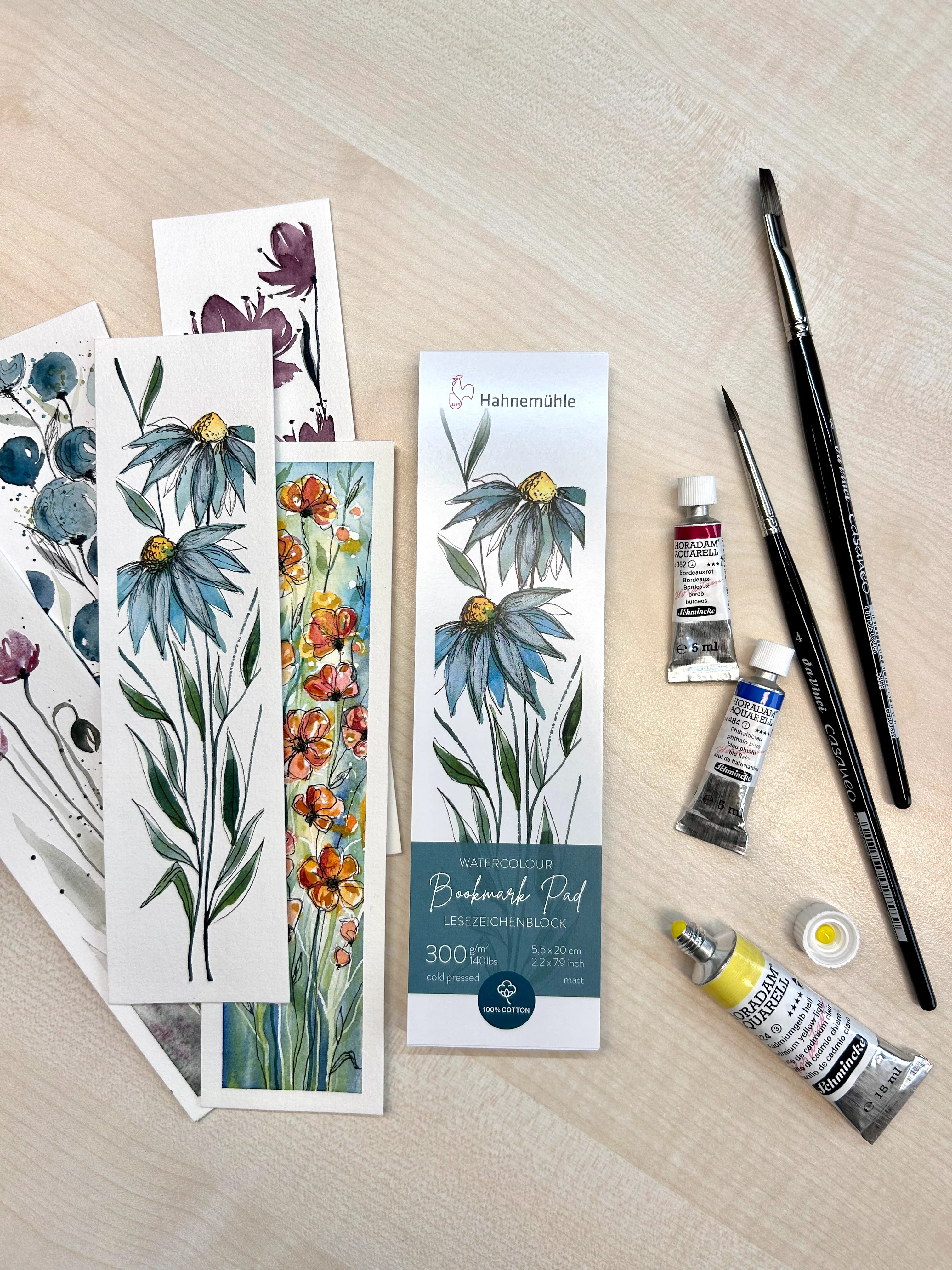 Bookmark Pad mit Farbe und Pinsel