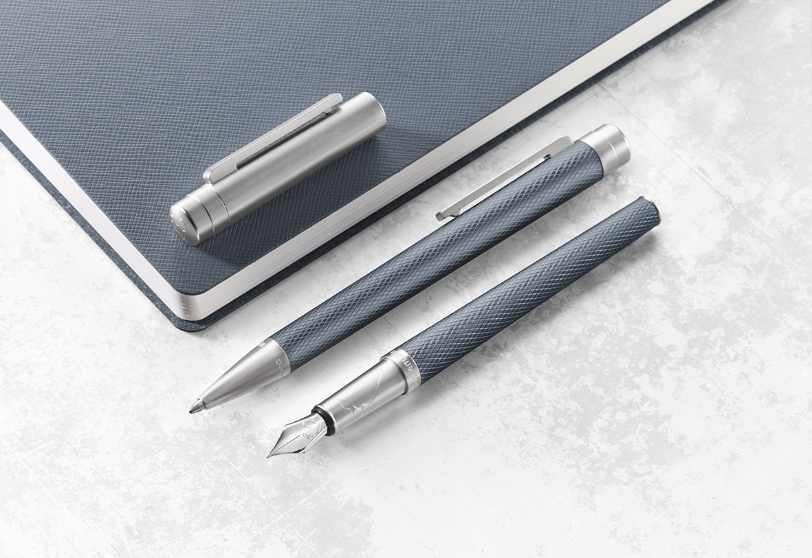 1 Kugelschreiber und 1 Füllfederhalter Slim Edition in grau