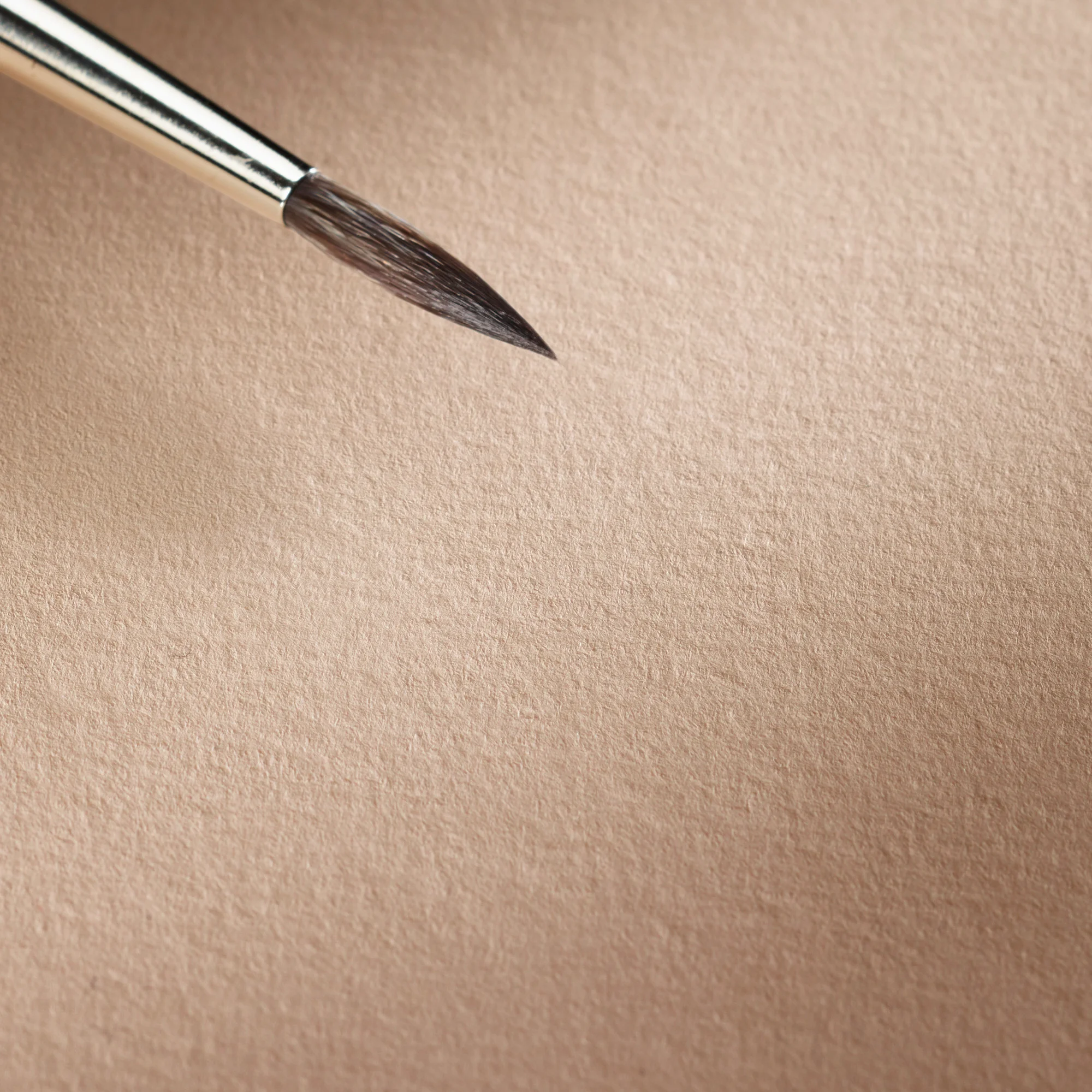 Oberfläche Toned Watercolour beige mit Pinsel